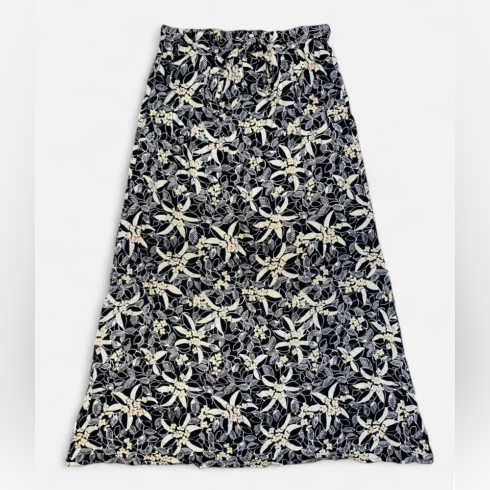 VTG Sag Harbor Black and Cream Floral Midi Skirt